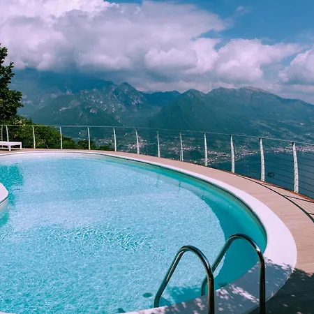 Tonarino Iseo Apartment *